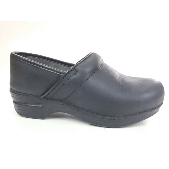 Dansko Shoes - Dansko Women’s Stapled Clogs Oiled Leather Black Size 5.5-6 EUR 36